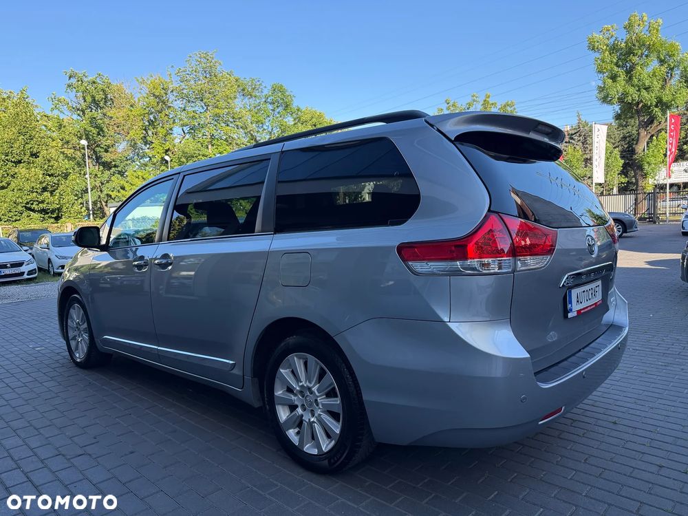 Toyota Sienna 3.5 LE AWD - 34