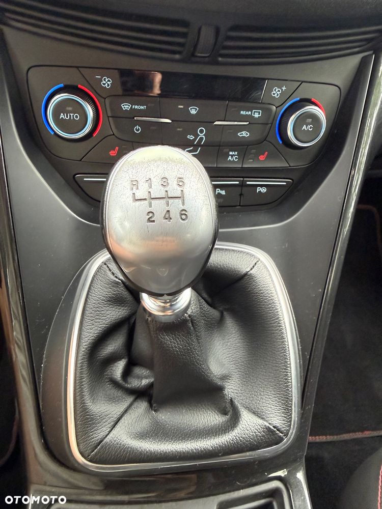 Ford Kuga - 25