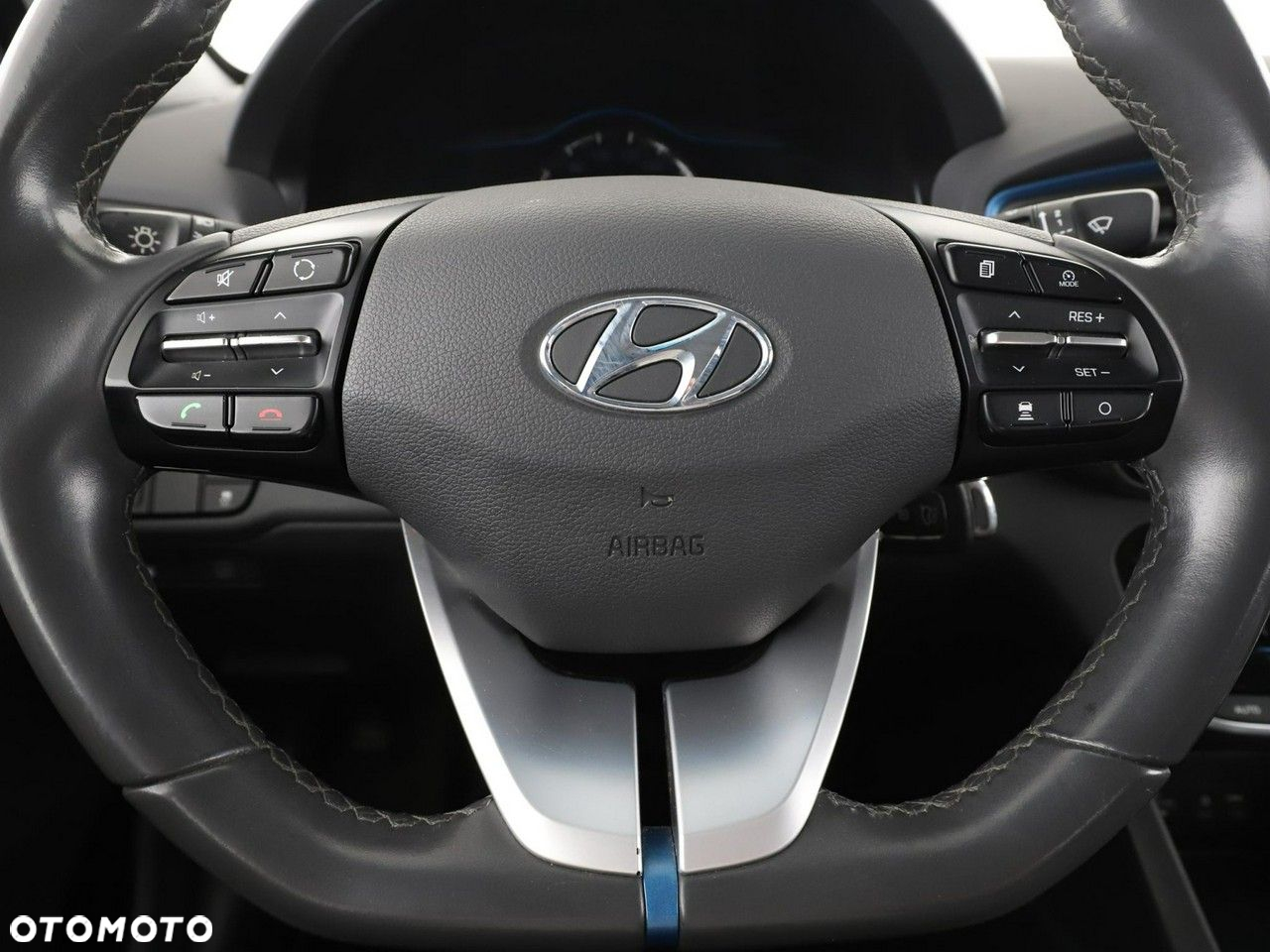 Hyundai IONIQ - 21