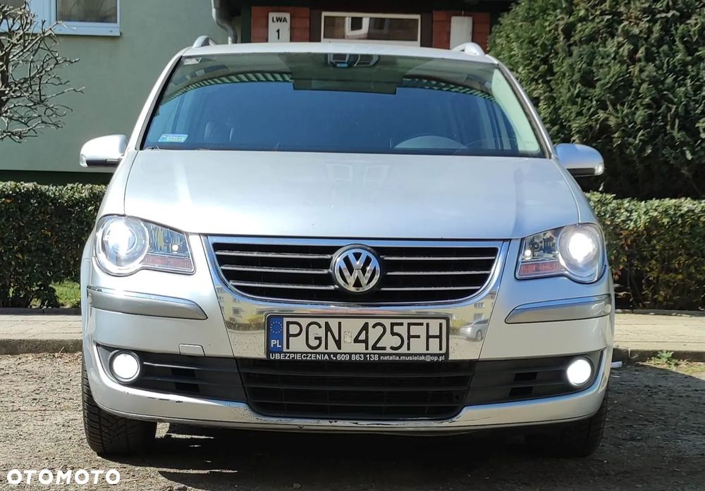 Volkswagen Touran 2.0 TDI Highline - 4
