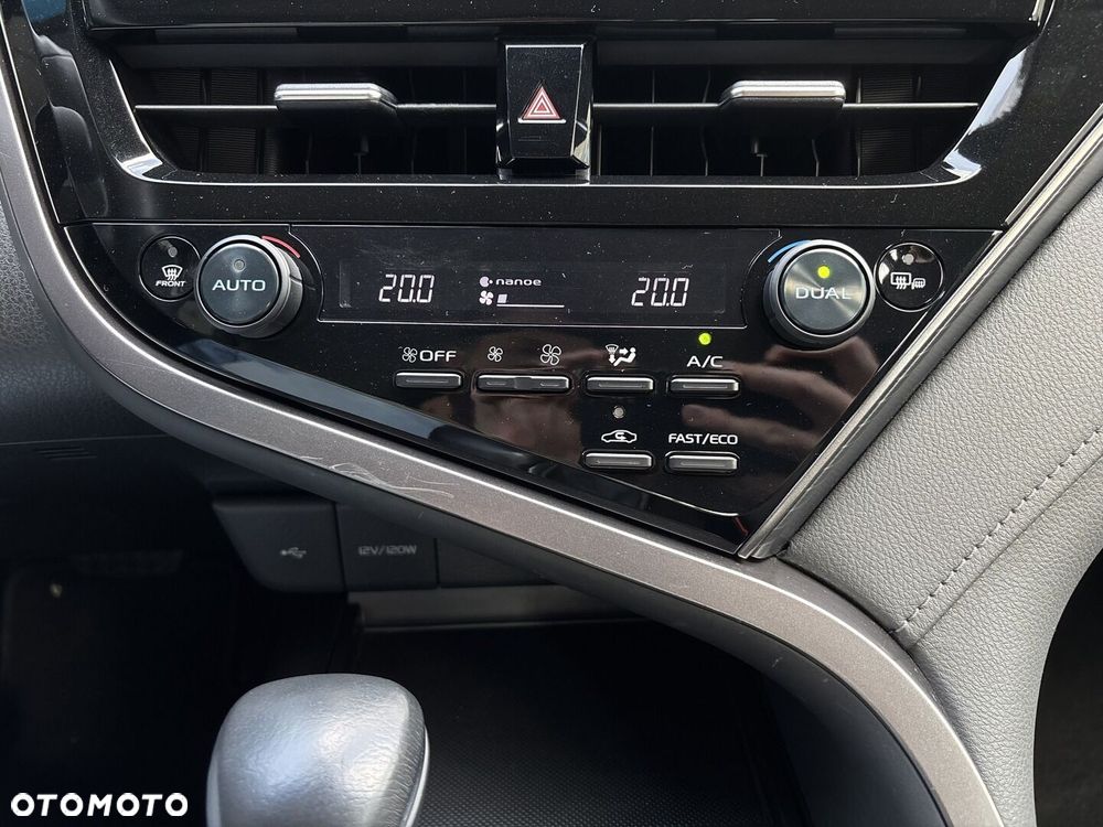 Toyota Camry 2.5 Hybrid Comfort CVT - 19