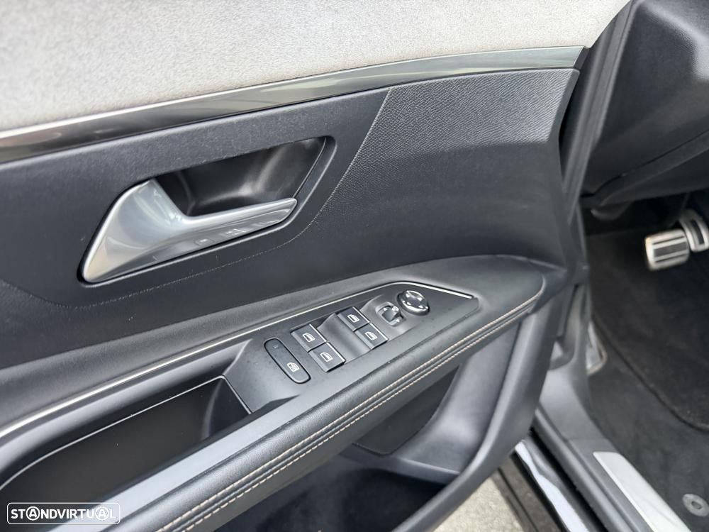 Peugeot 3008 1.6 Hybrid GT Pack e-EAT8 - 18