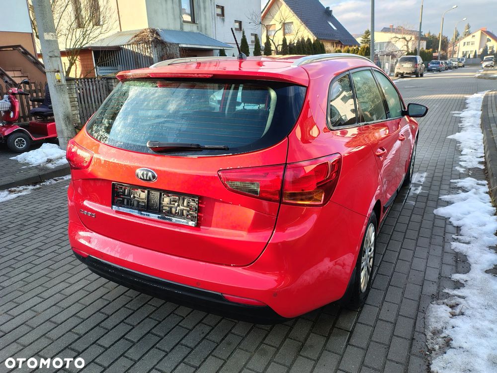 Kia Ceed 1.6 GDI ISG Dream-Team Edition - 9