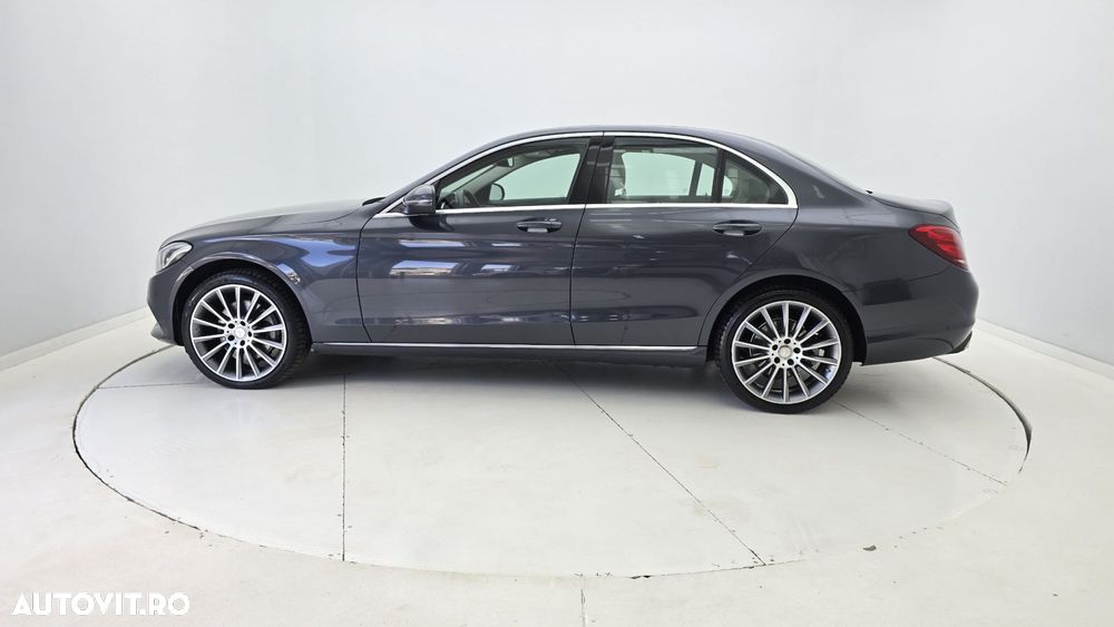 Mercedes-Benz C - 9