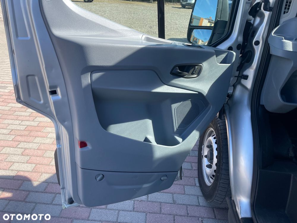 Ford Transit - 26