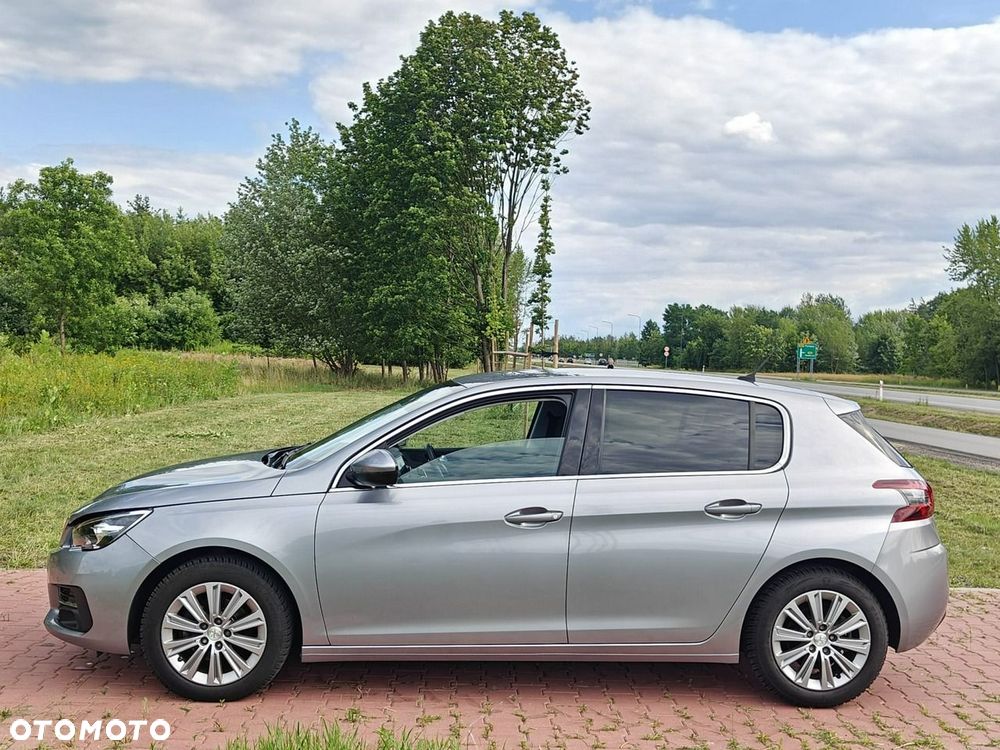 Peugeot 308 - 8