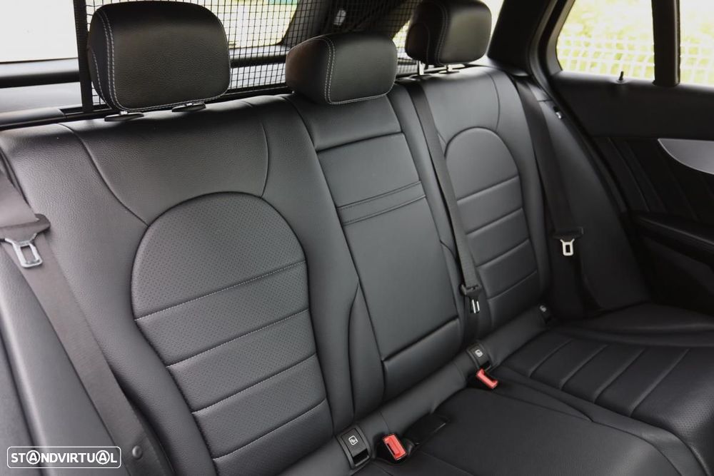 Mercedes-Benz C 200 d AMG Line — fotografia 19