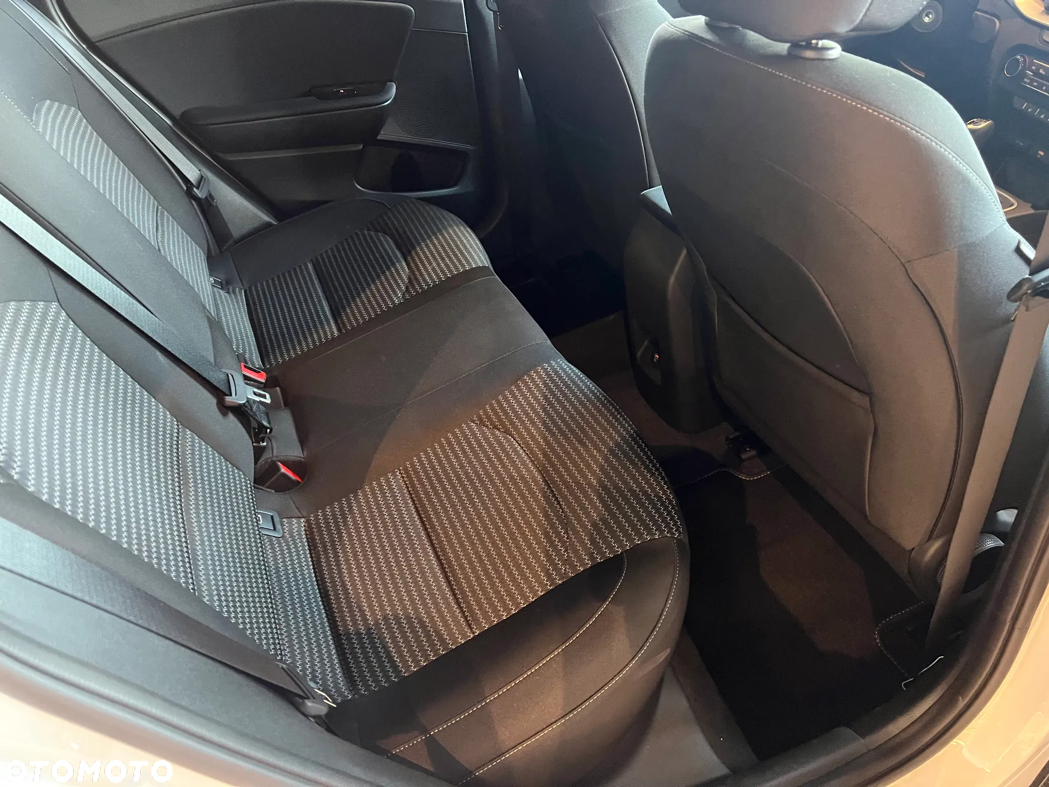 Kia XCeed - 12