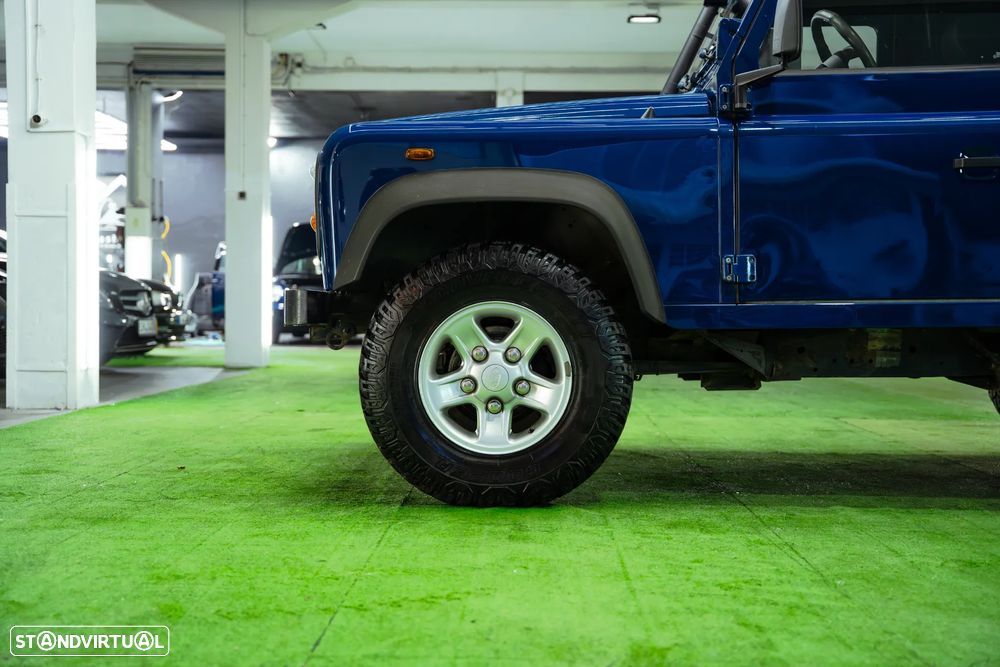 Land Rover Defender 90 2.5 TD5 Metal Top - 4