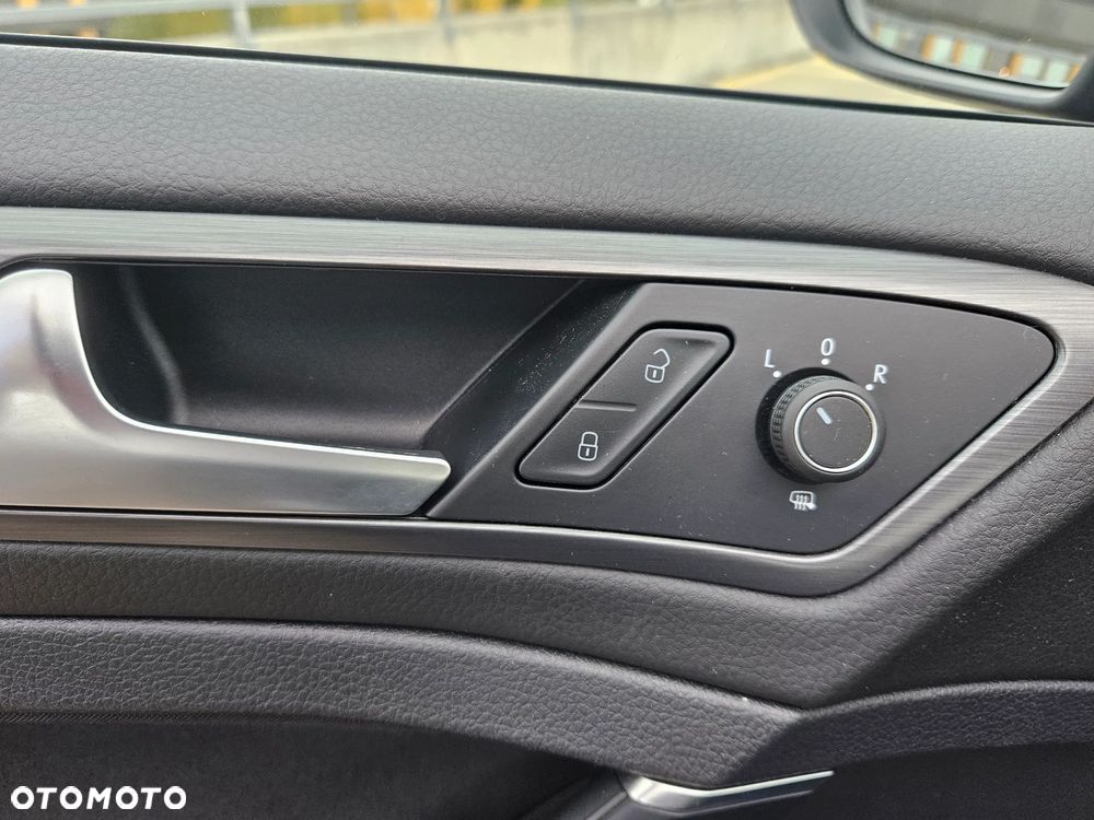 Volkswagen Golf 1.5 TSI BMT Comfortline - 25