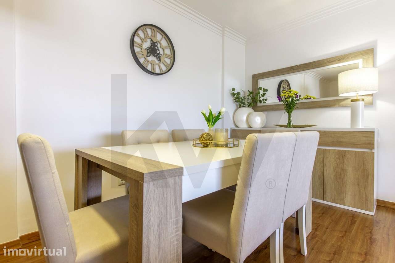 Apartamento T2 com 2 Elevadores, Varandas e Vista Desafogada, Barreiro - Grande imagem: 4/23