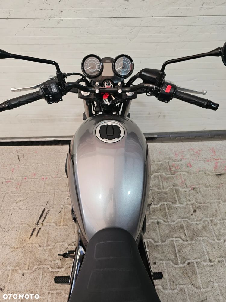 Kawasaki Z 650 RS - 32