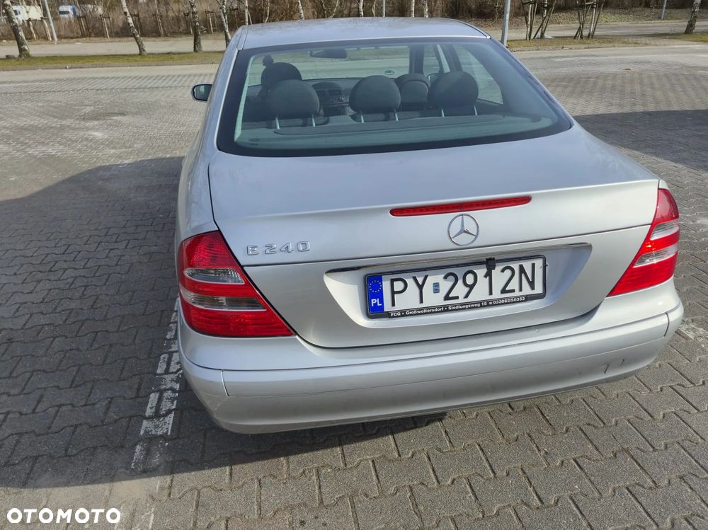 Mercedes-Benz Klasa E 240 Classic - 5
