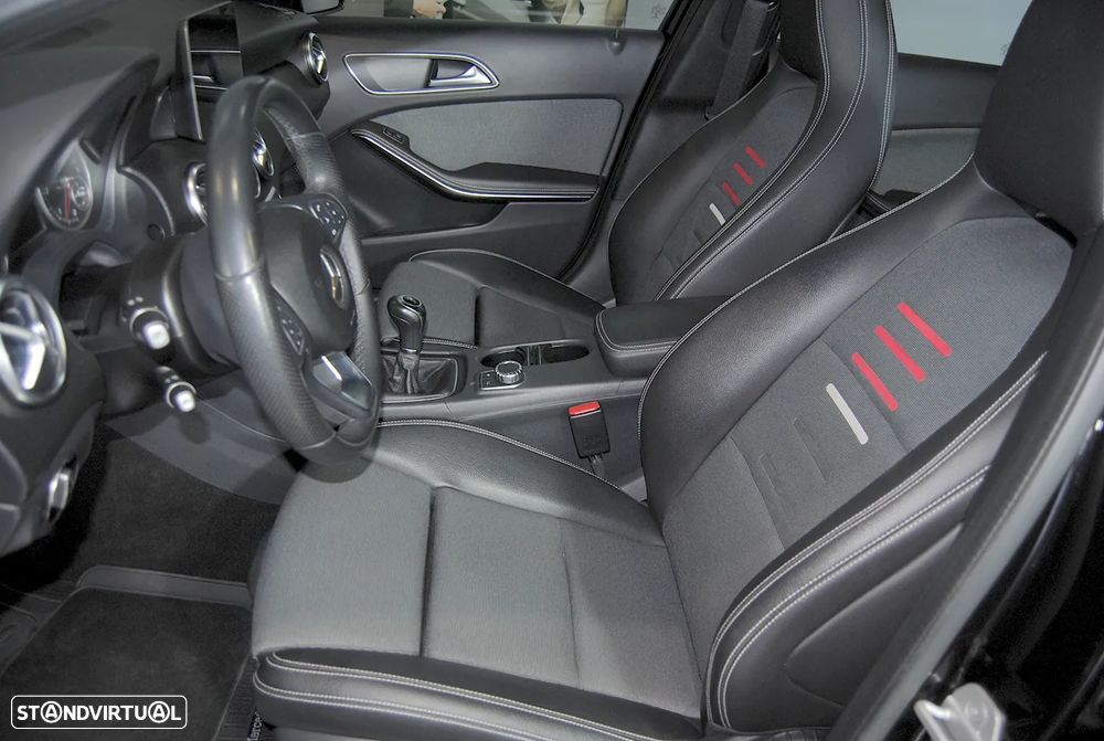 Mercedes-Benz A 180 d AMG Line - 15