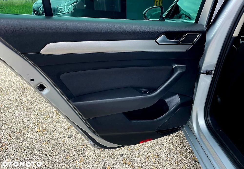 Volkswagen Passat 2.0 TDI (BlueMotion Technology) DSG Highline - 18