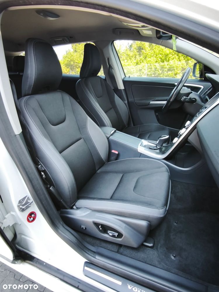 Volvo XC 60 T5 Geartronic Kinetic - 8