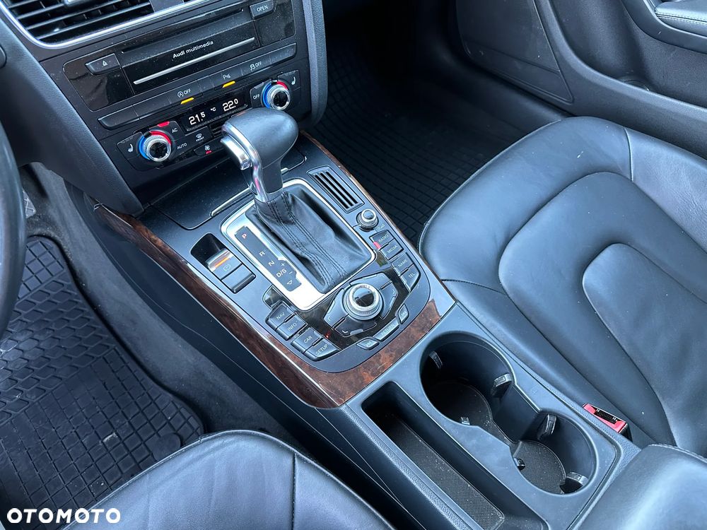 Audi A4 Limousine - 16