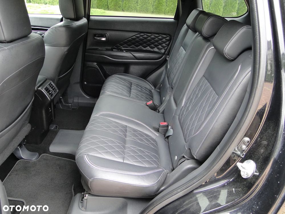 Mitsubishi Outlander Intense + - 27