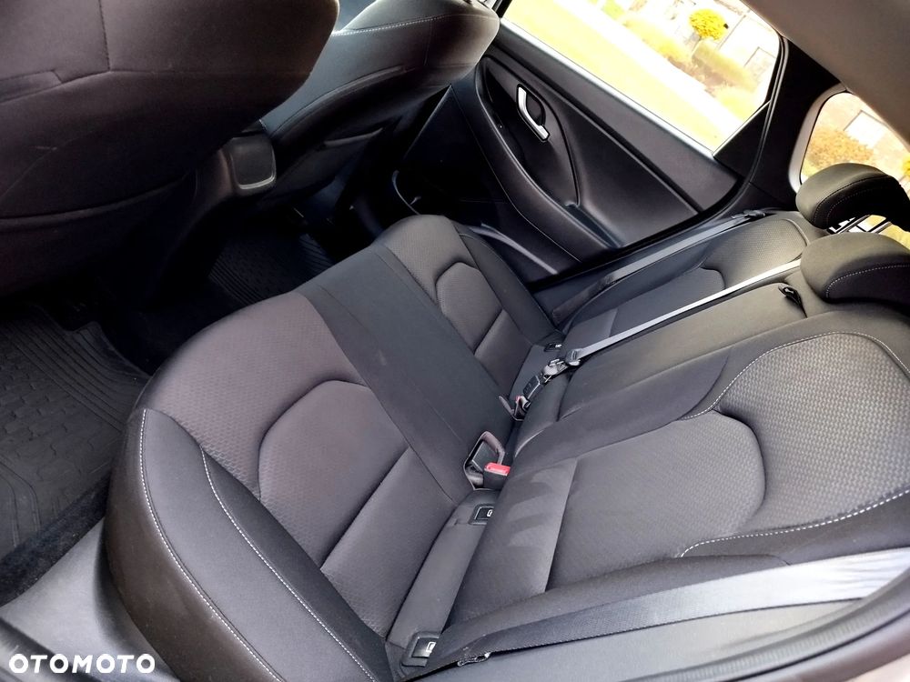 Hyundai i30 1.6 D Comfort - 14