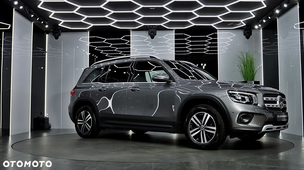 Mercedes-Benz GLB - 13