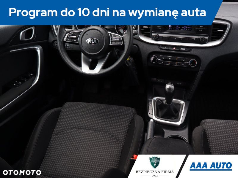 Kia Ceed - 8
