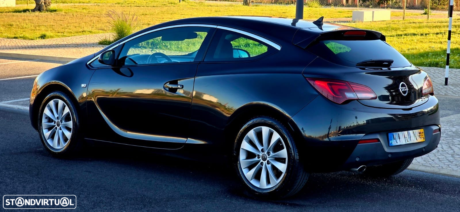 Opel Astra GTC 2.0 CDTi S/S - 4