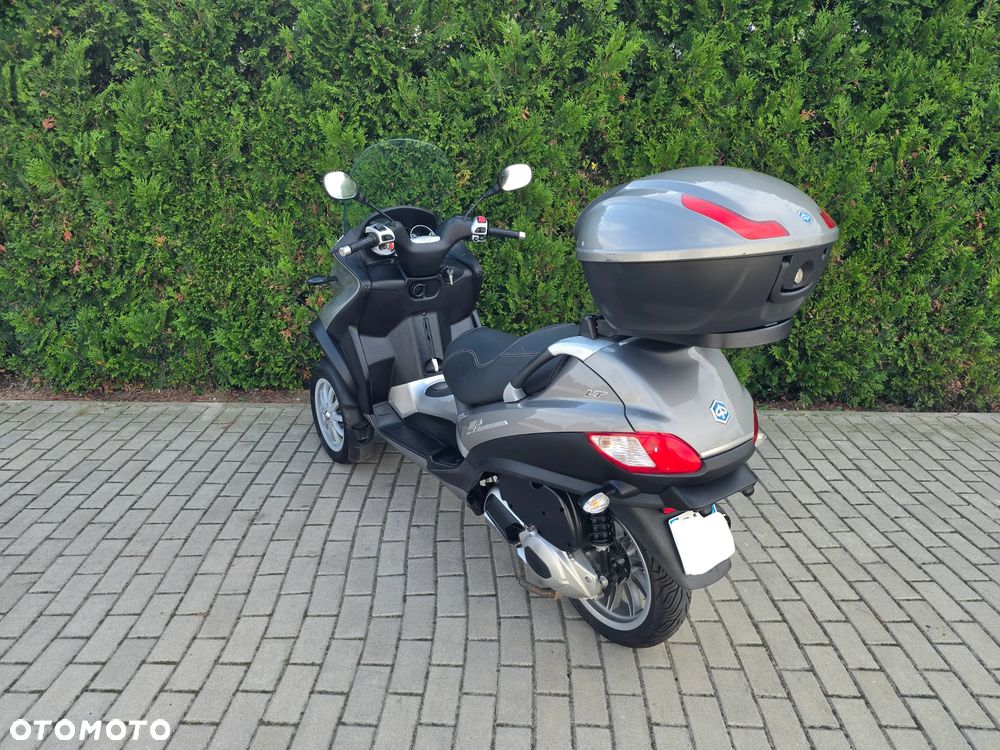 Piaggio MP-3 - 18