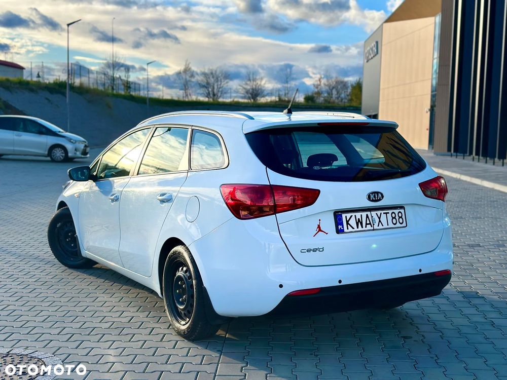 Kia Ceed Cee'd 1.6 GDI L - 4