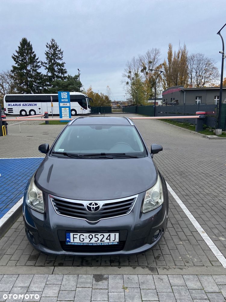 Toyota Avensis 1.6 Luna EU5 - 1