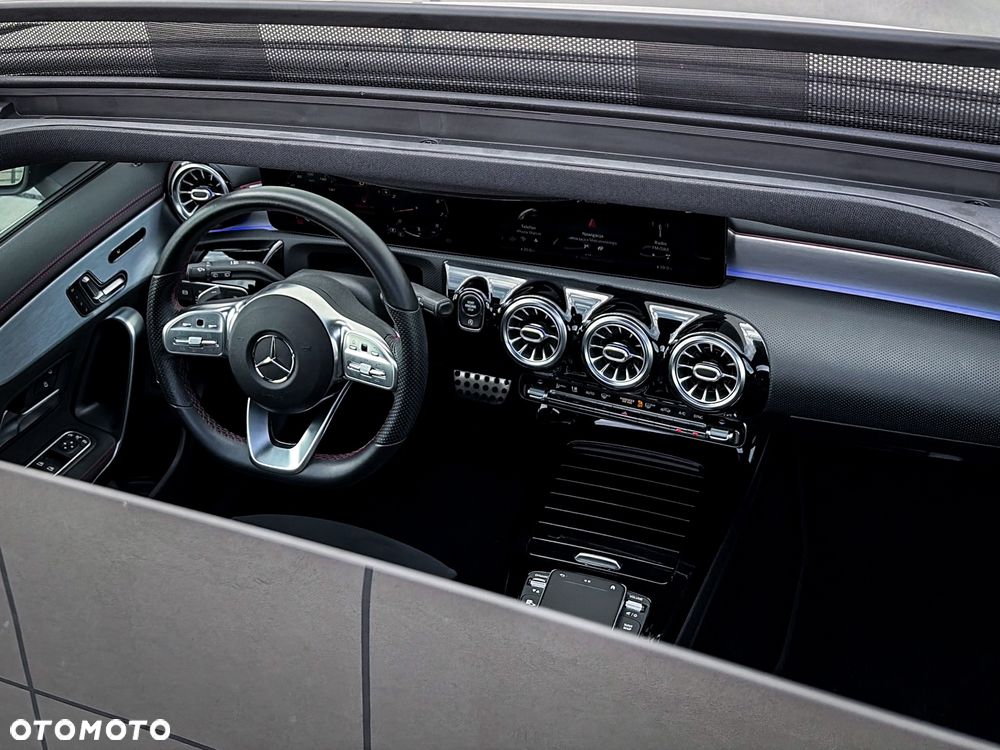 Mercedes-Benz CLA 200 7G-DCT AMG Line - 34