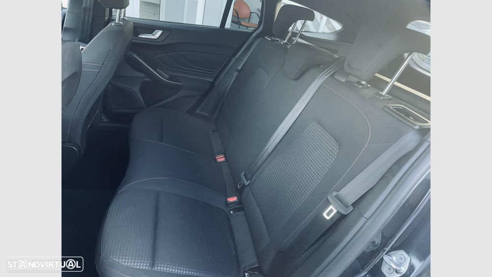 Ford Focus 1.0 EcoBoost MHEV ST-Line - 10