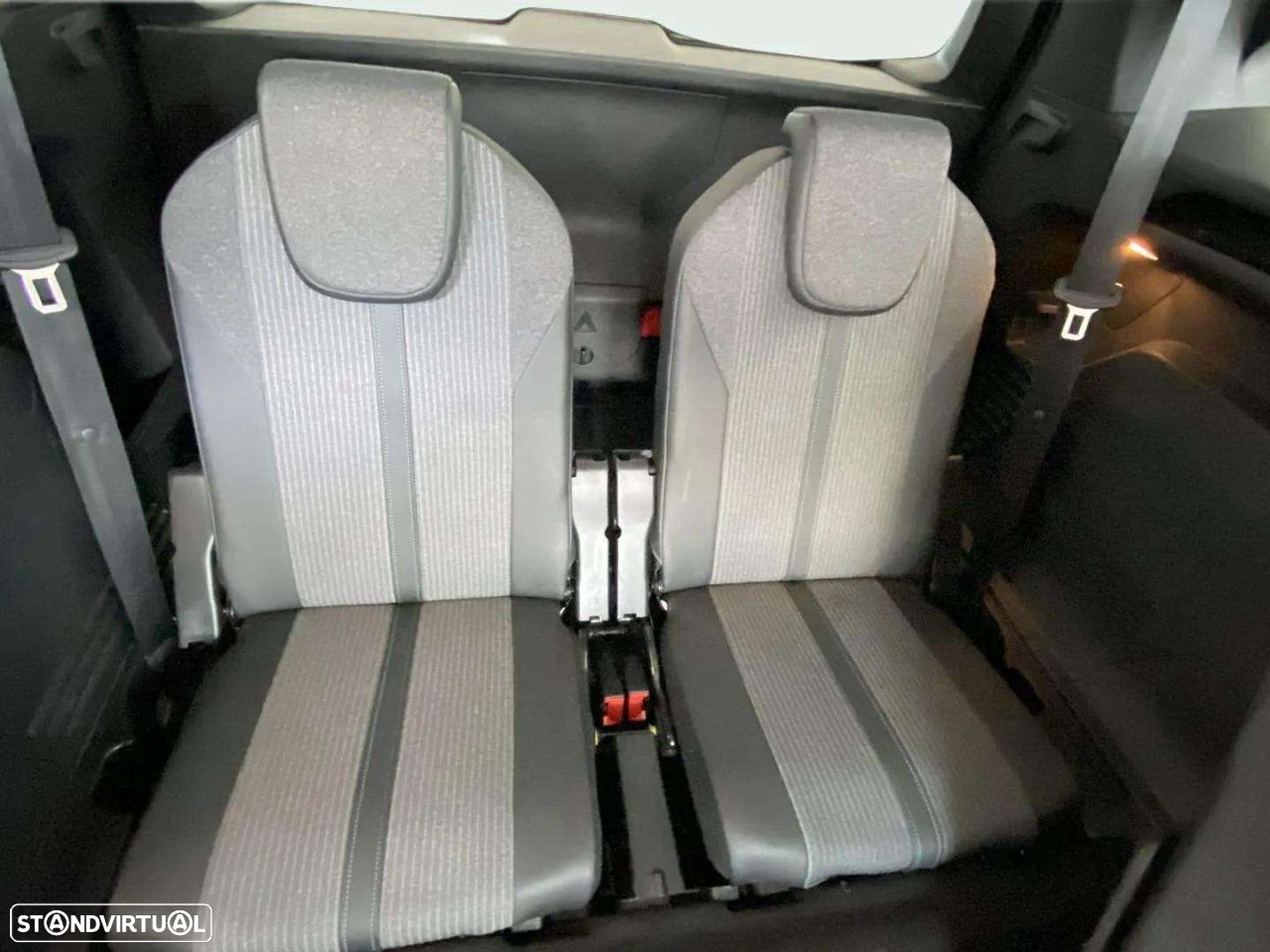 Peugeot 5008 1.5 BlueHDi Allure EAT8 - 19