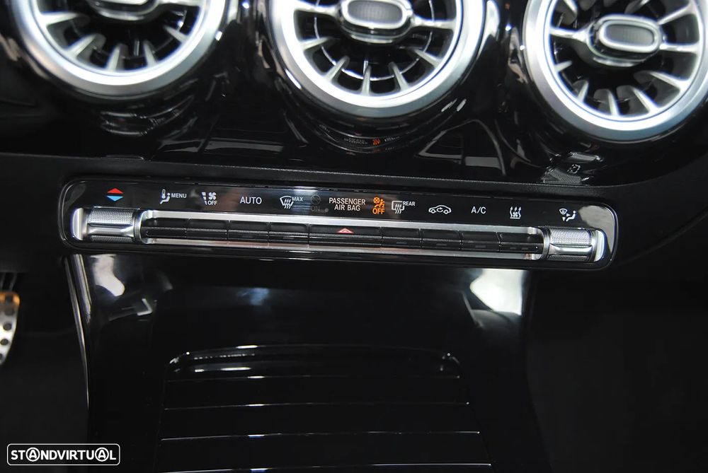 Mercedes-Benz A 250 e - 24