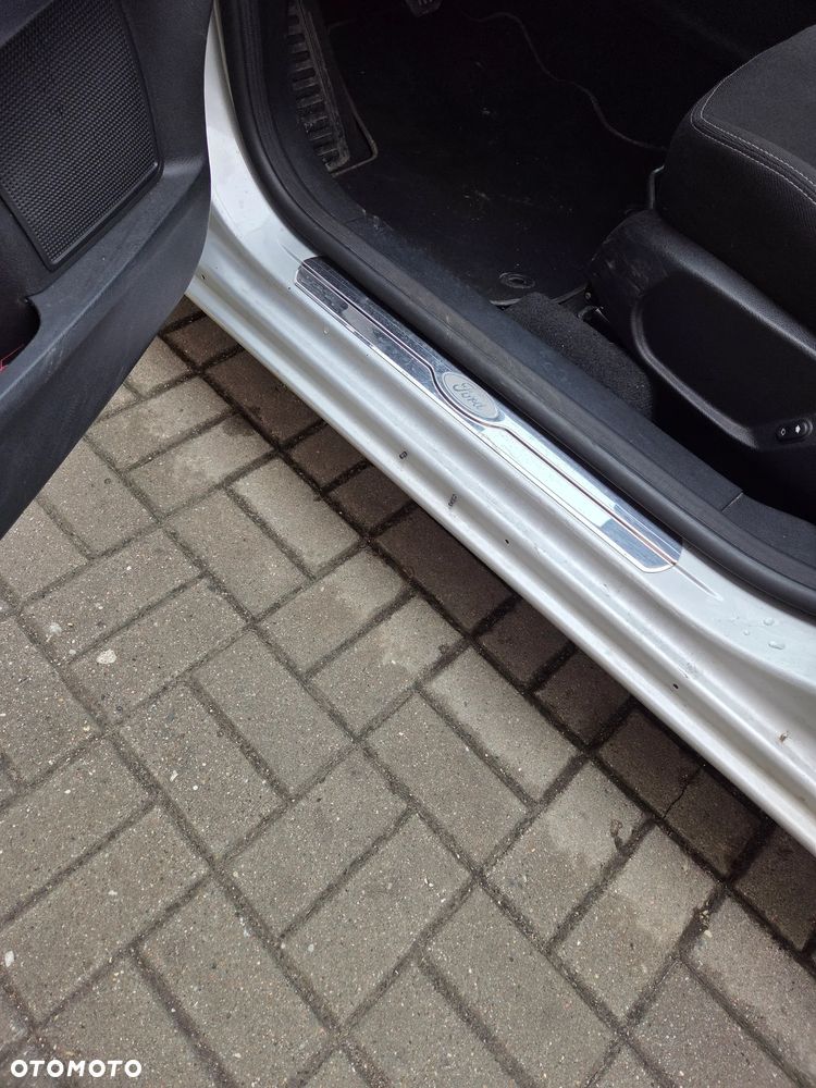 Ford Mondeo 2.0 TDCi Ambiente - 16