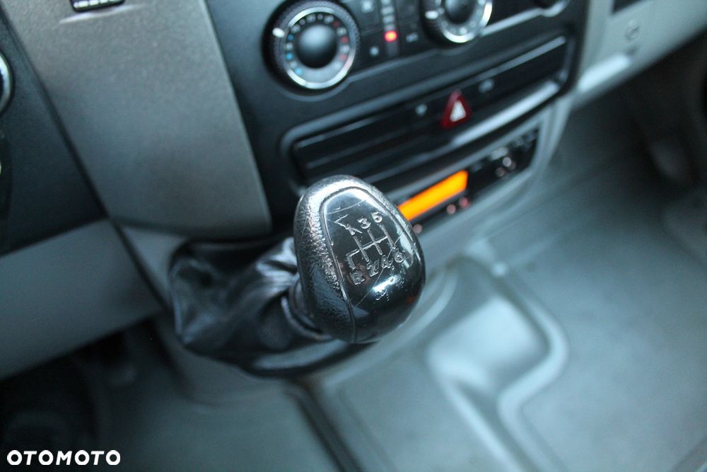 Mercedes-Benz Sprinter - 26