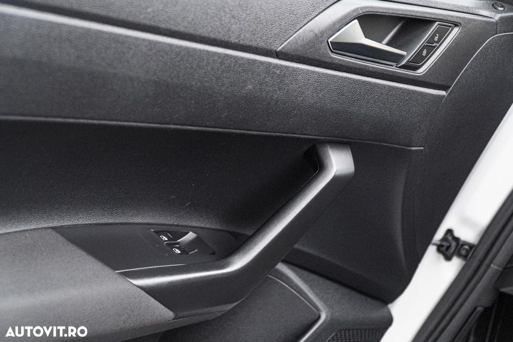 Volkswagen Polo 1.0 Comfortline - 24