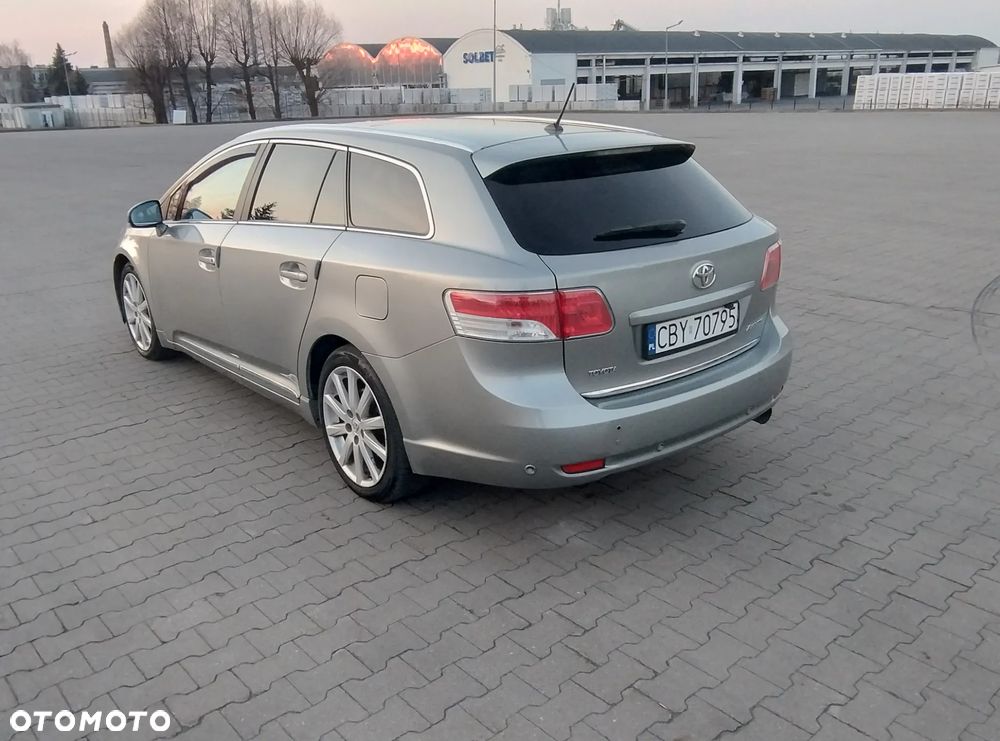 Toyota Avensis Combi 2.0 Multidrive S Executive - 3