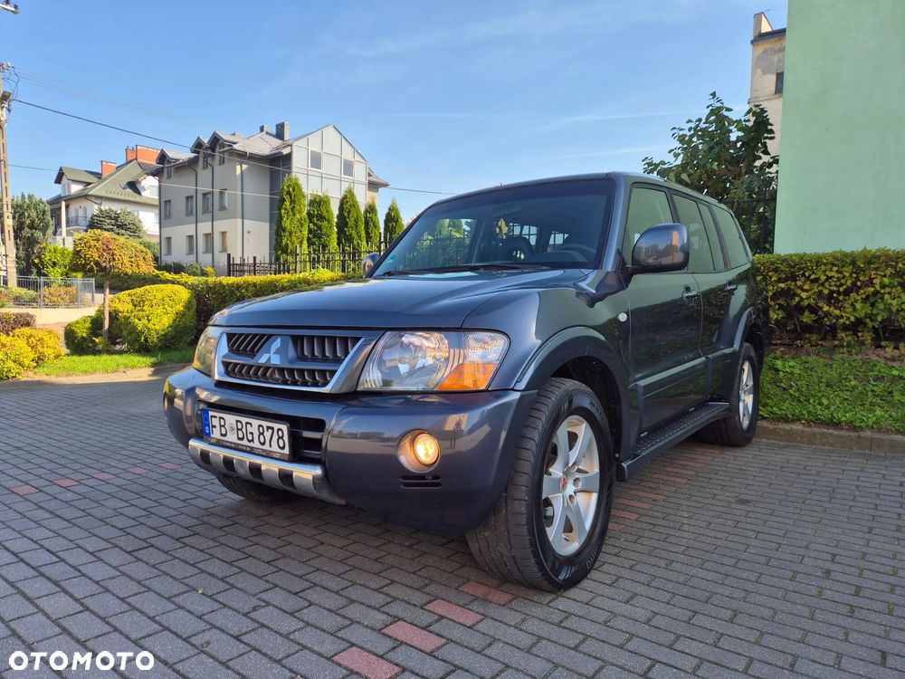 Mitsubishi Pajero - 3