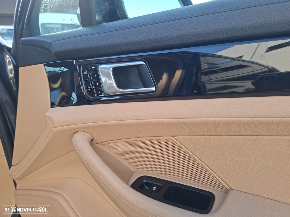 Porsche Panamera Sport Turismo - 11