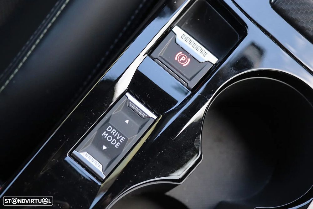 Peugeot e-2008 50 kWh GT - 27