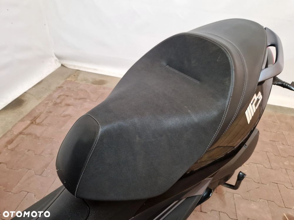Piaggio MP-3 - 19
