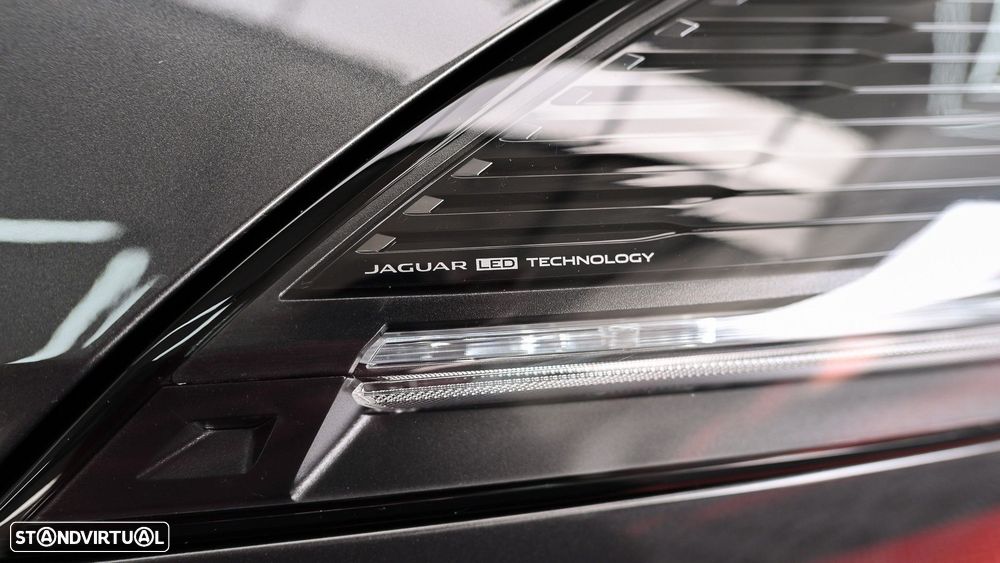 Jaguar F-Type 2.0 i4 Chequered Flag - 6