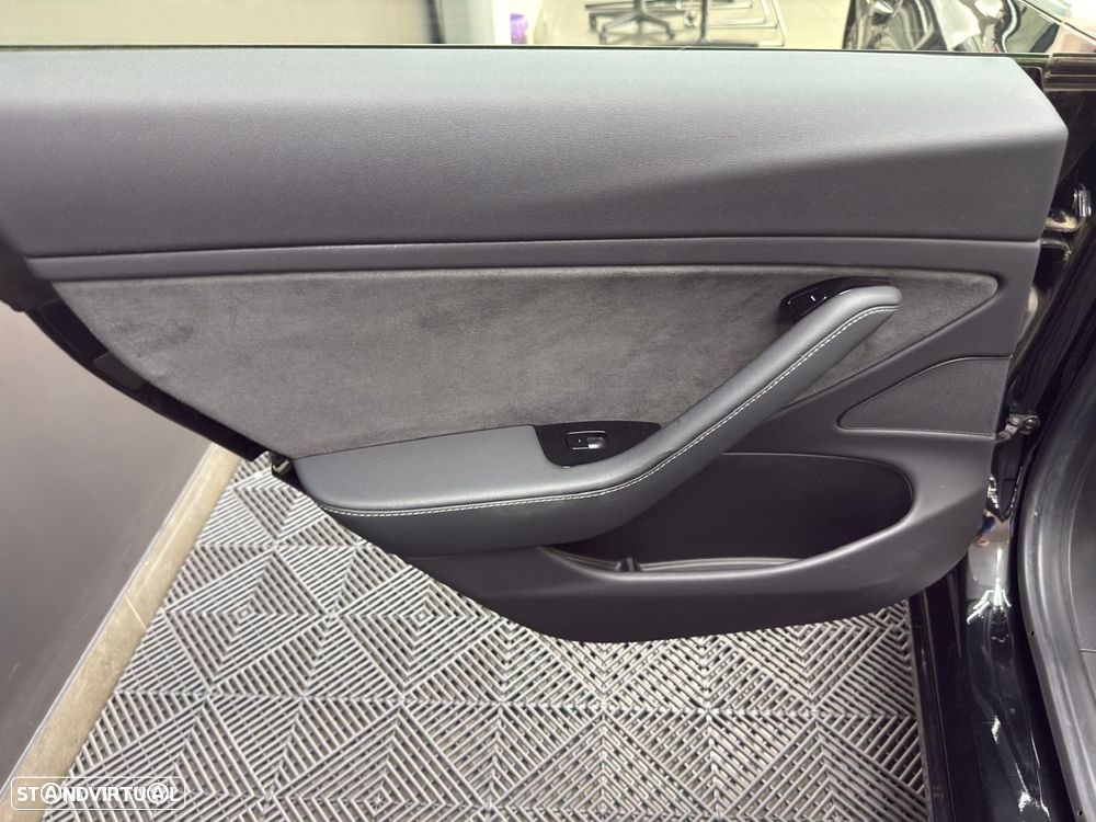 Tesla Model 3 Long Range Tração Integral - 43