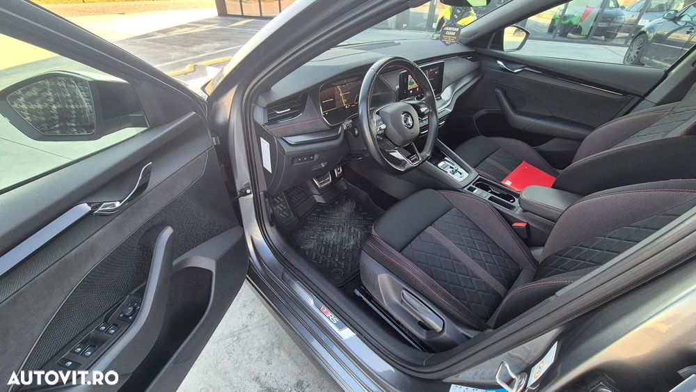 Skoda Octavia Combi 2.0 TDI DSG RS Plus - 14