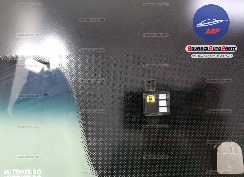 Parbriz original in stare buna COUPE Hyundai i30 GD 2012 2013 2014 201 - 5