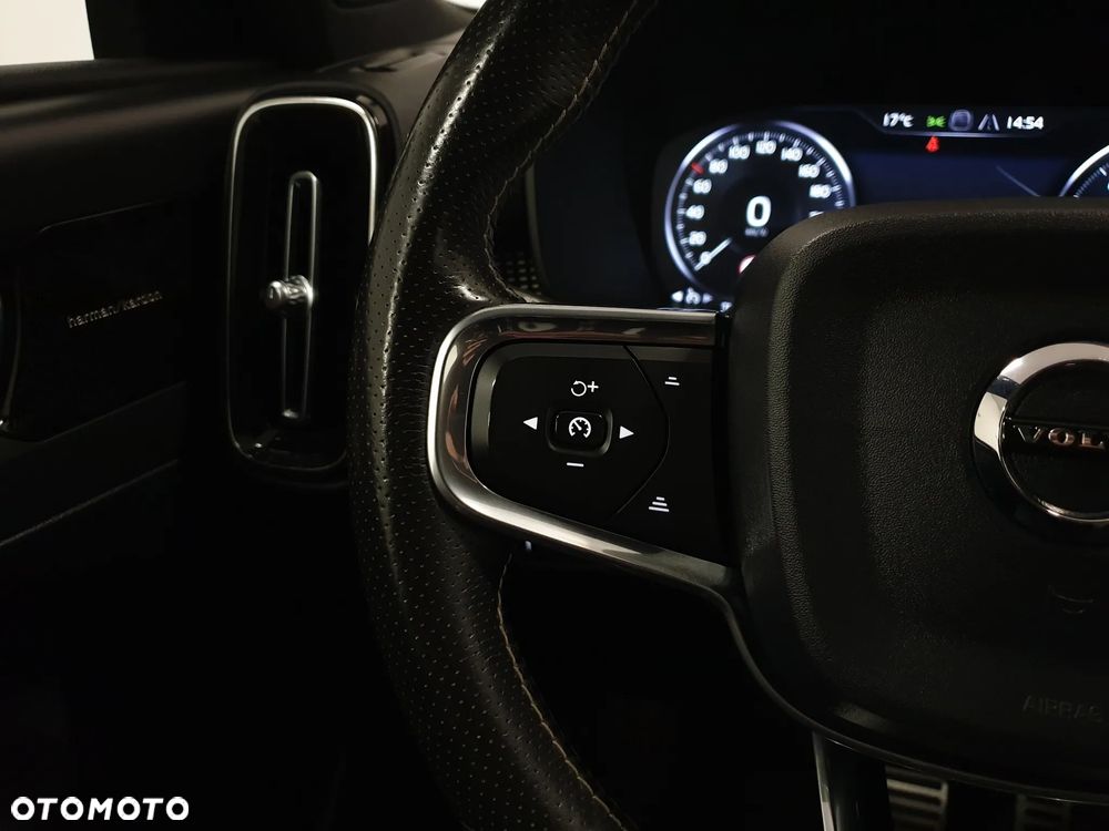 Volvo XC 40 D4 AWD R-Design - 10