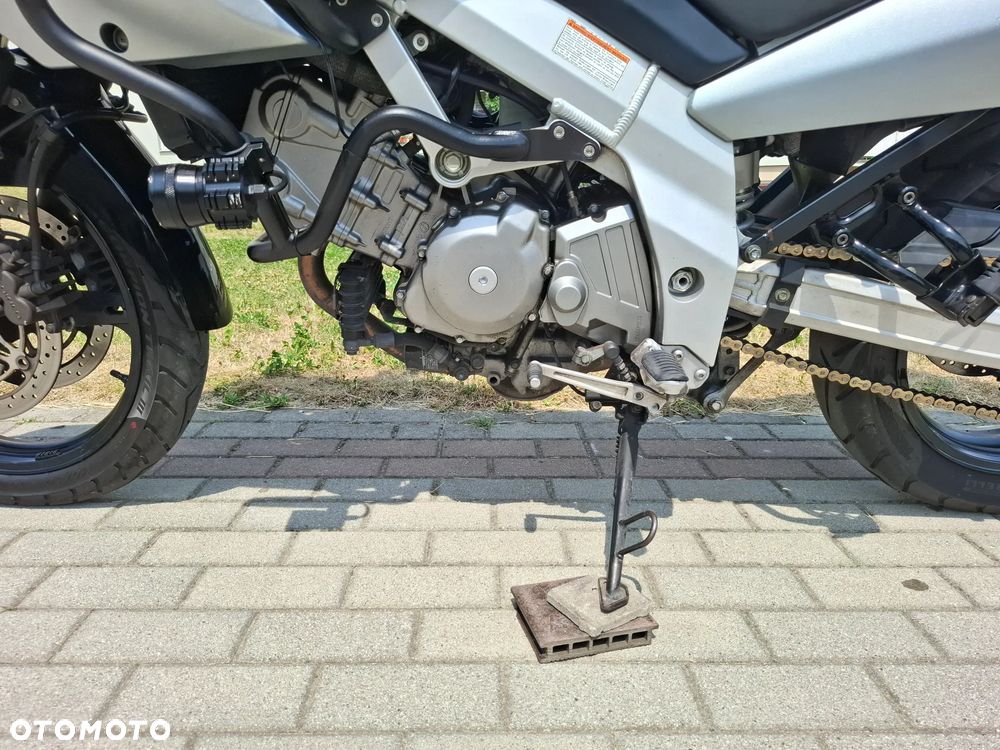 Suzuki V-STROM - 23