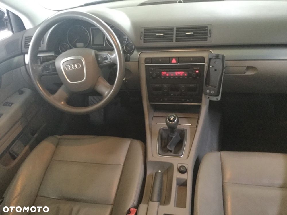 Audi A4 Limousine 1.6 - 6