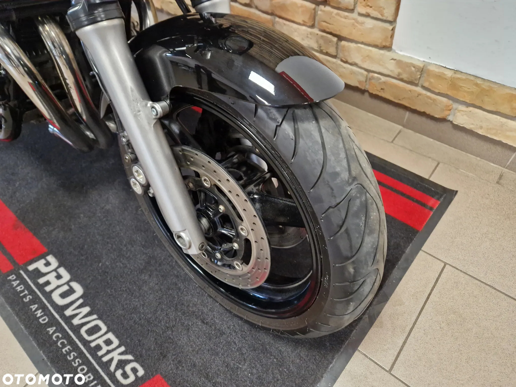 Yamaha XJR - 33