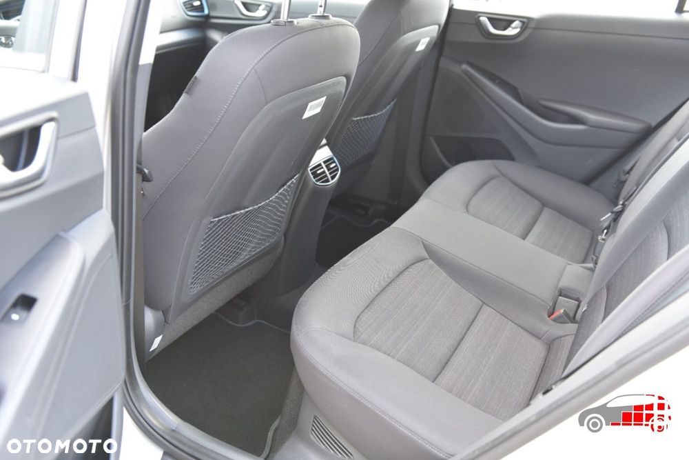 Hyundai IONIQ - 19